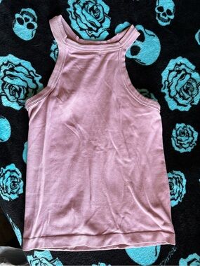 Sleeveless Ribbed Tank Top in Dusty Pink